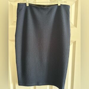 🟢 APT. 9 navy textured pencil skirt. Elastic waist size Large.